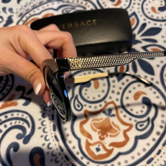 Versace sunglasses - Picture 3 of 4